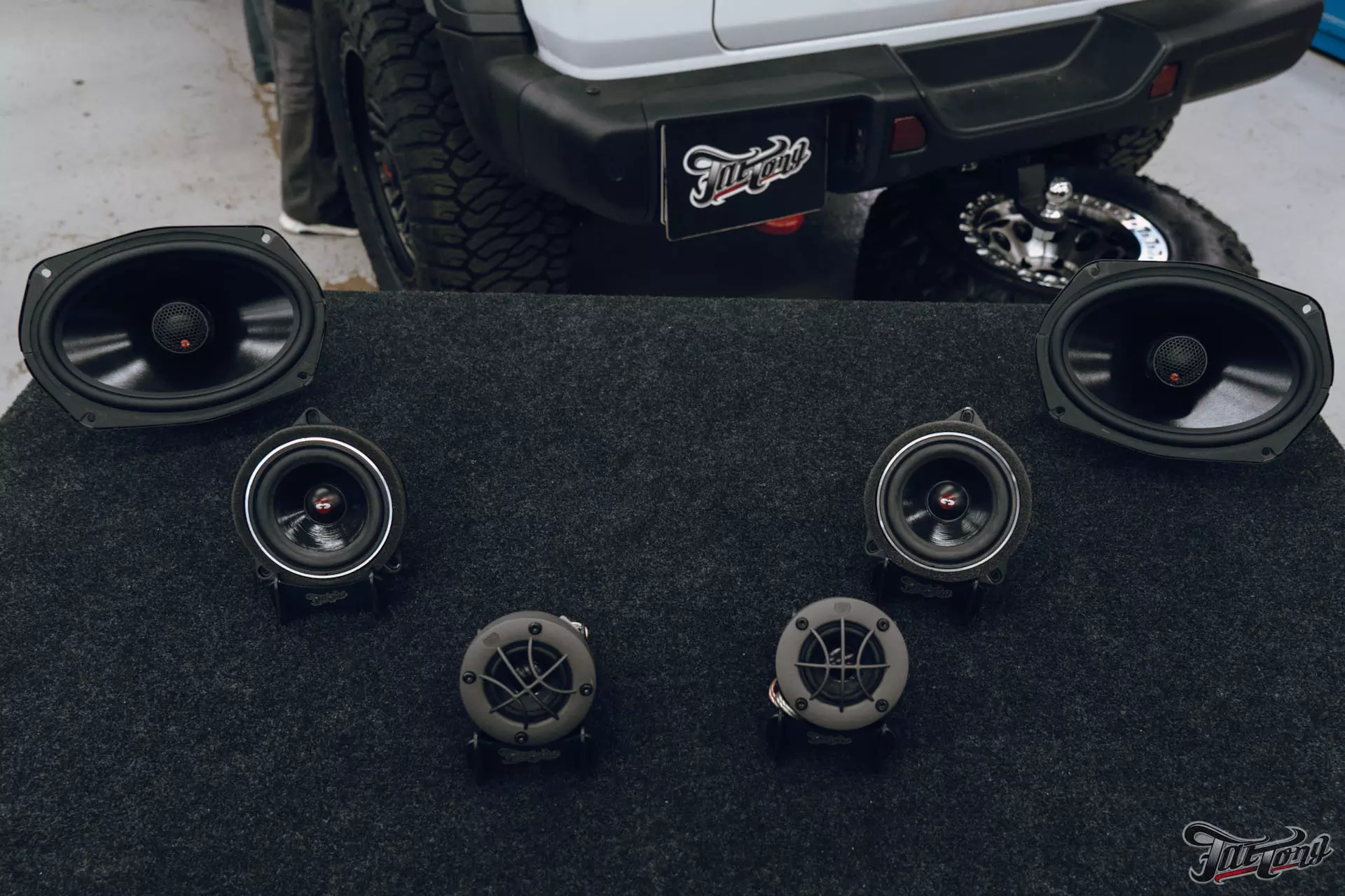 Jeep Wrangler Rubicon. Комплексная шумоизоляция. Замена акустики. Ангельские глазки. Замена сидений. Установка системы кругового обзора